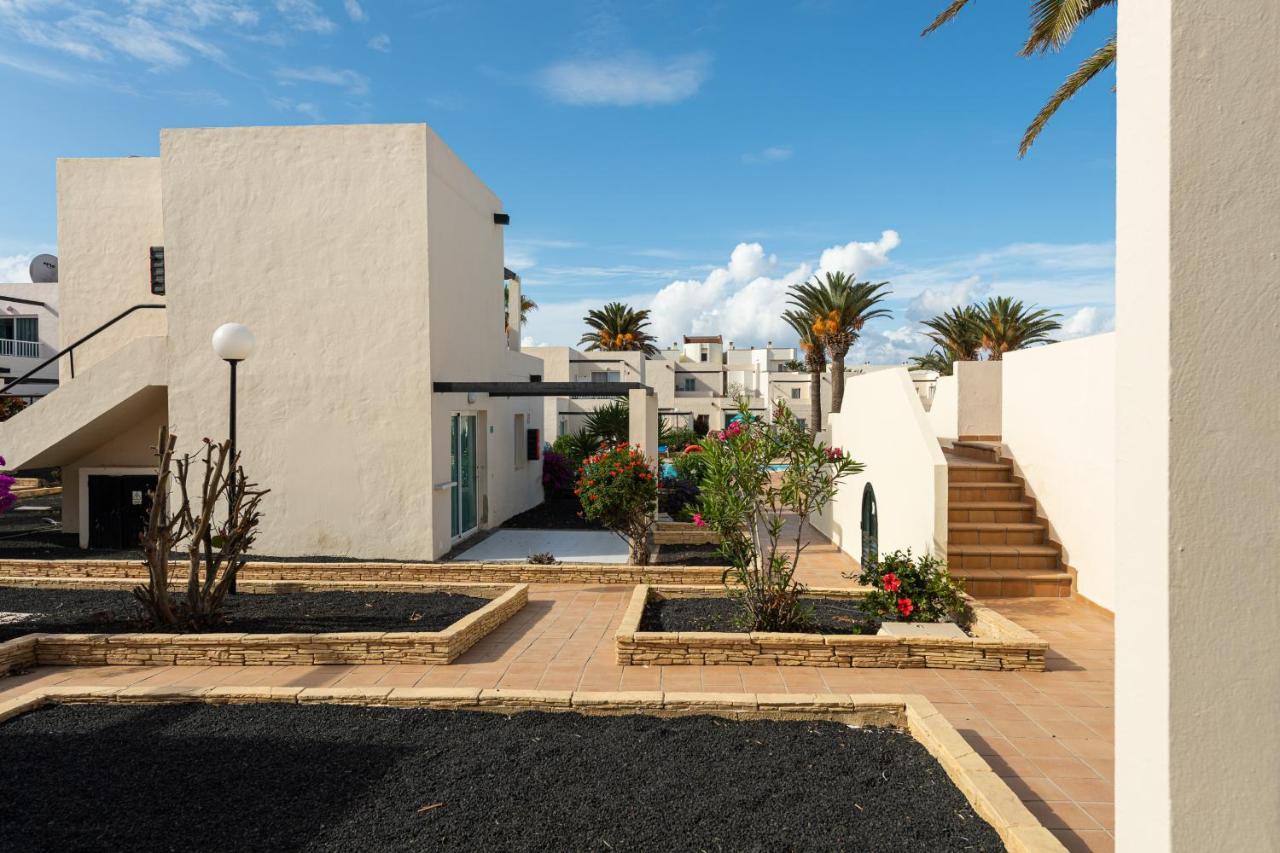 Homeforguest Apartamento Con Terraza Y Piscina En Corralejo Exterior photo