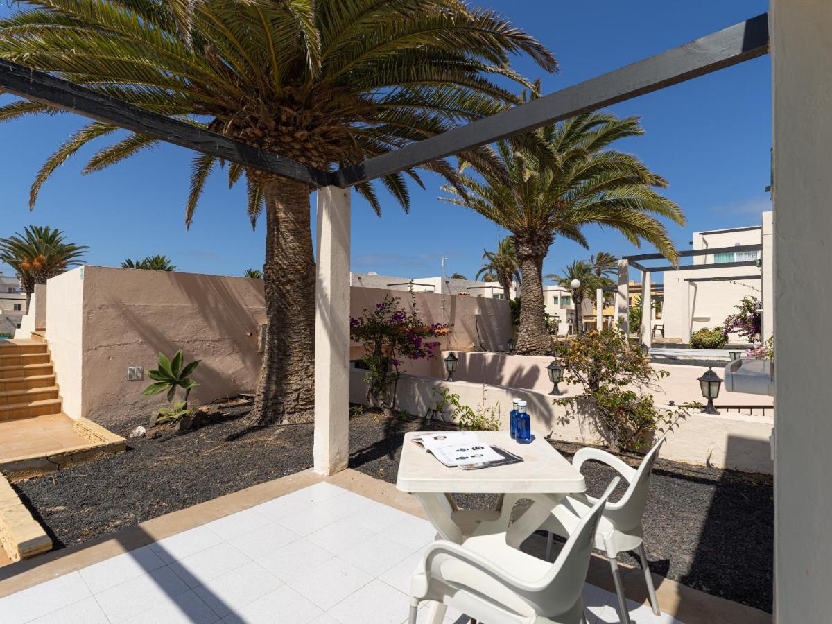 Homeforguest Apartamento Con Terraza Y Piscina En Corralejo Exterior photo