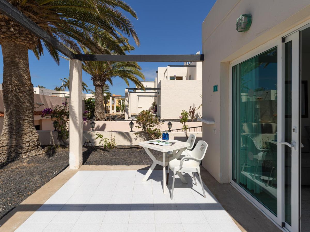 Homeforguest Apartamento Con Terraza Y Piscina En Corralejo Exterior photo