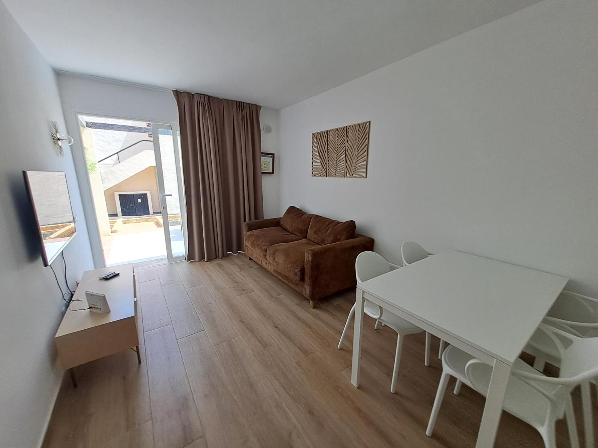 Homeforguest Apartamento Con Terraza Y Piscina En Corralejo Exterior photo
